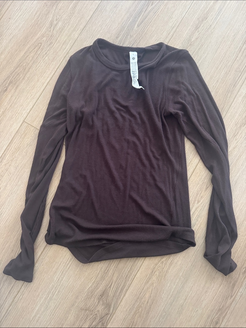 LULULEMON hold tight long sleeve espresso